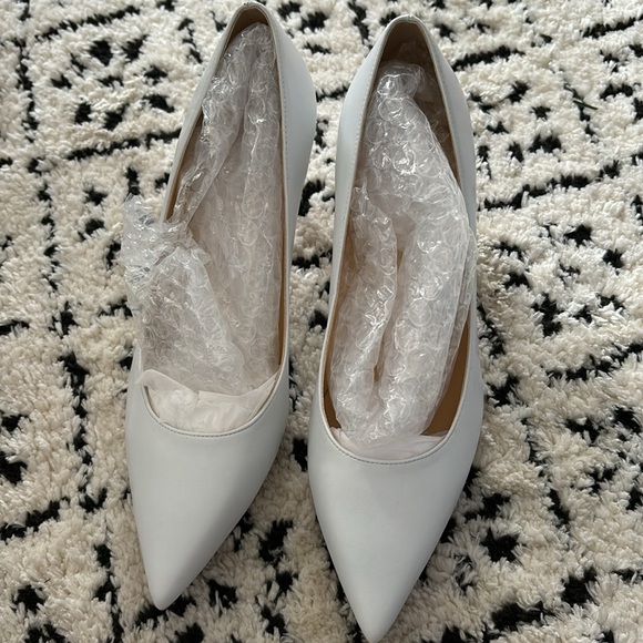 White leather heels - Picture 2 of 4